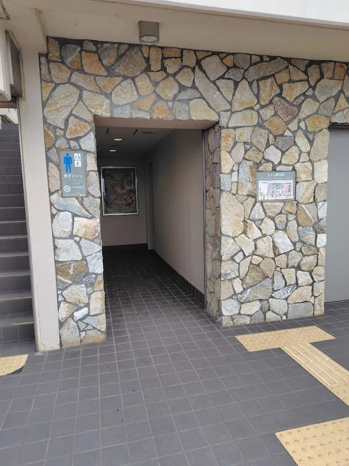 稚児ヶ淵の公衆トイレ