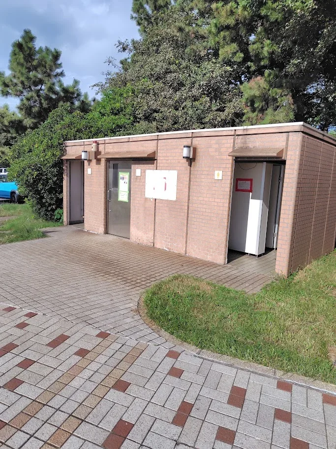東扇島西公園トイレ1