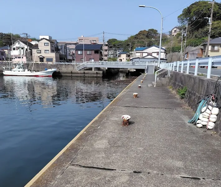 北条湾河口付近
