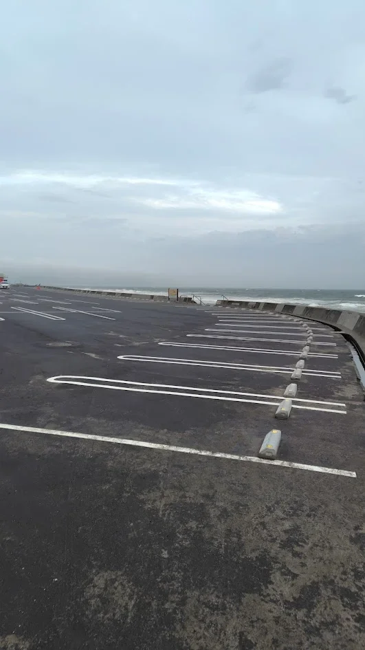 七里ヶ浜の駐車場