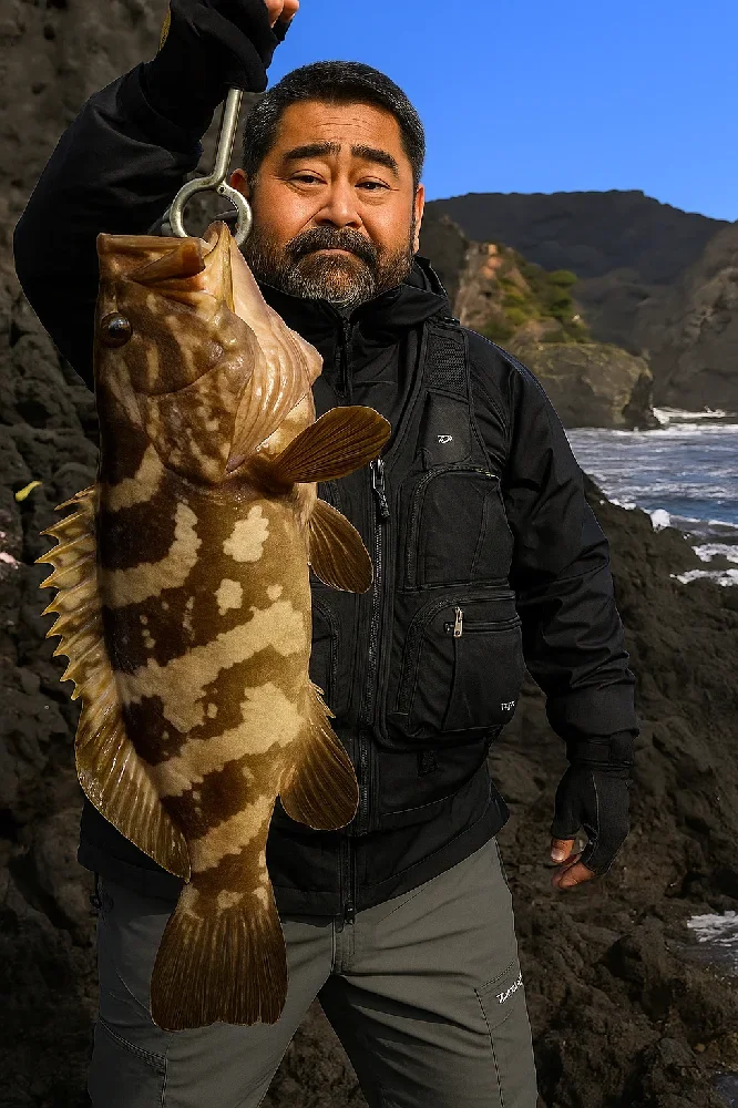 大根島でクエを釣る楢崎