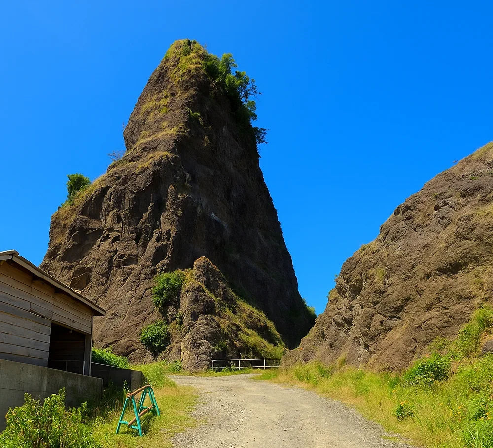 鉾立岩