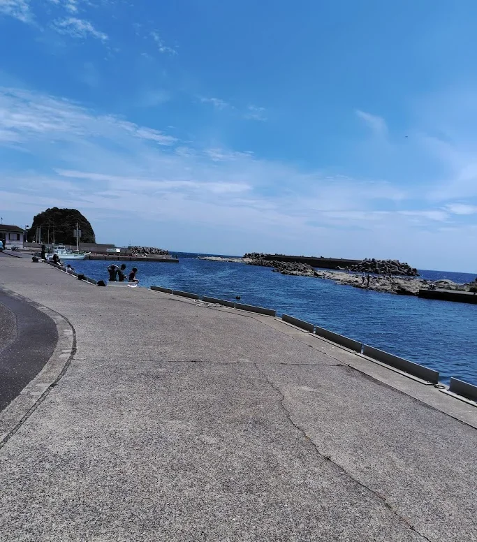 宮川港の岸壁