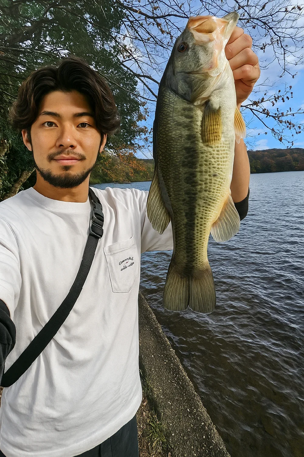 一碧湖でバスを釣る澤田