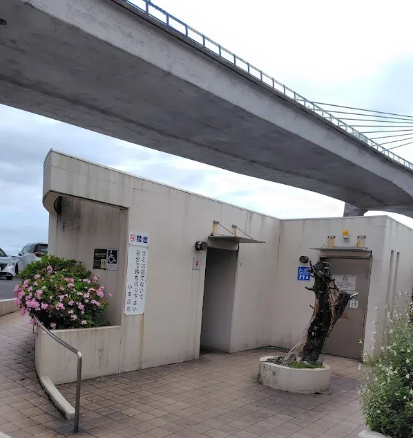 早川港の公衆トイレ