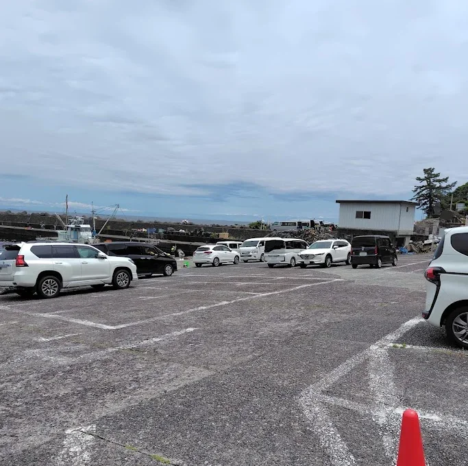 江之浦漁港の駐車場