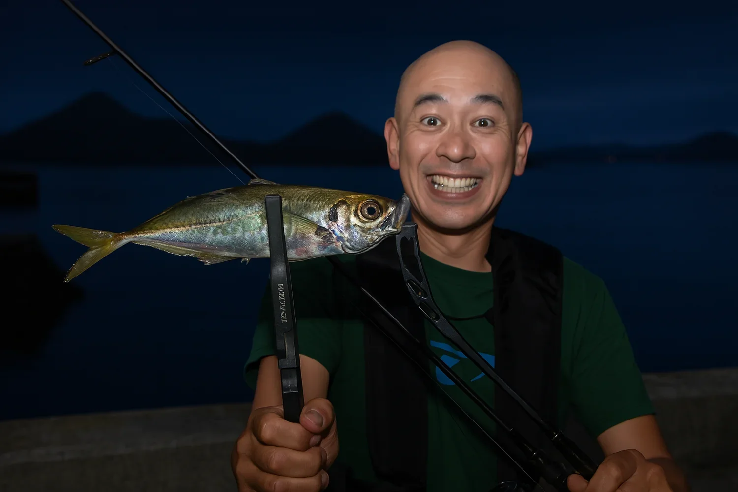 江田島でアジを釣るがんだま君