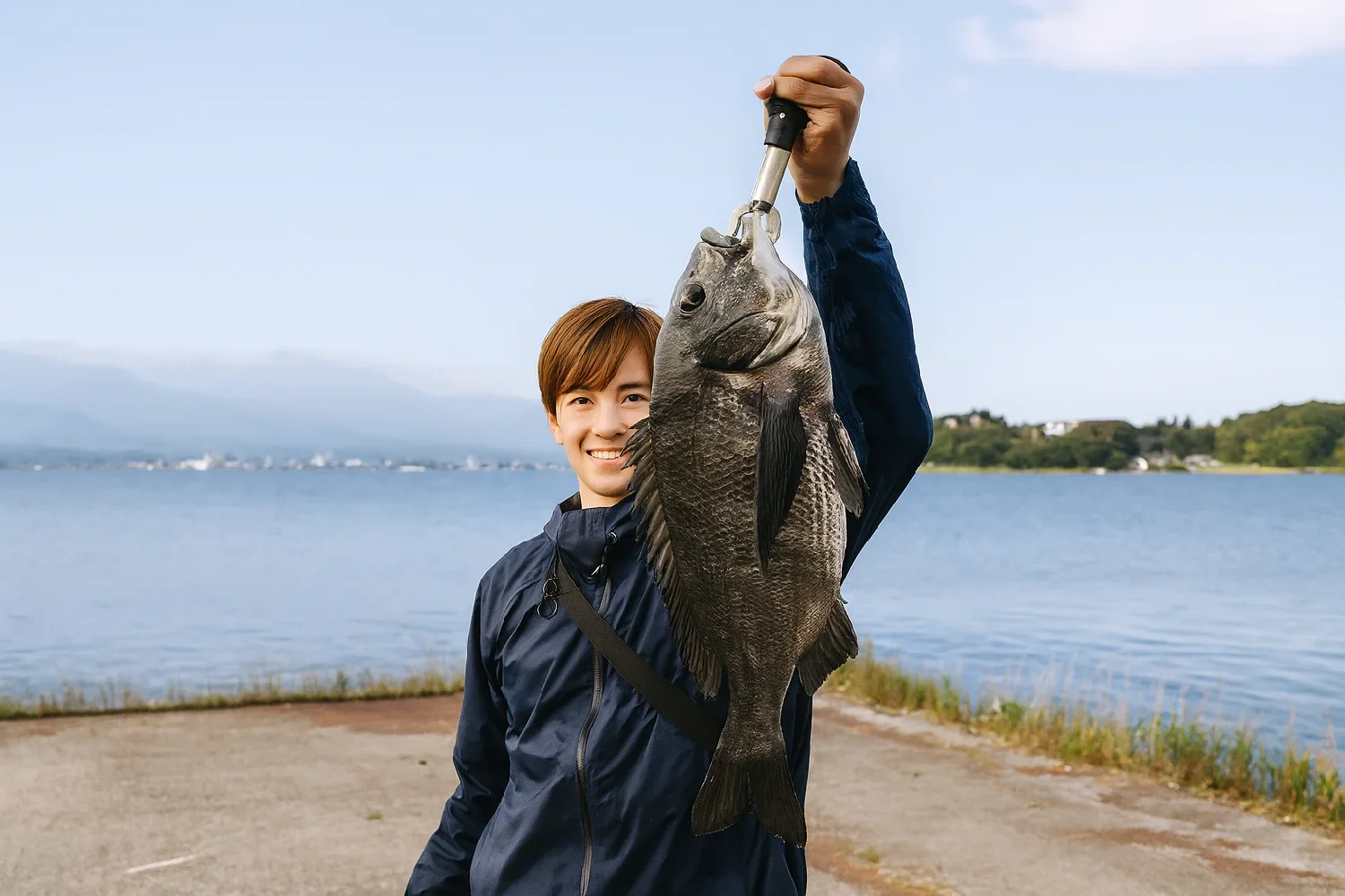 佐渡島加茂湖でクロダイの釣果を得た久良木
