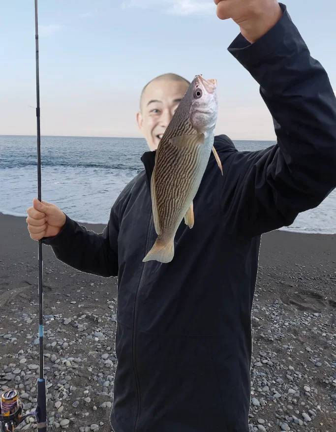 国府津海岸でイシモチの釣果を得たがんだま君