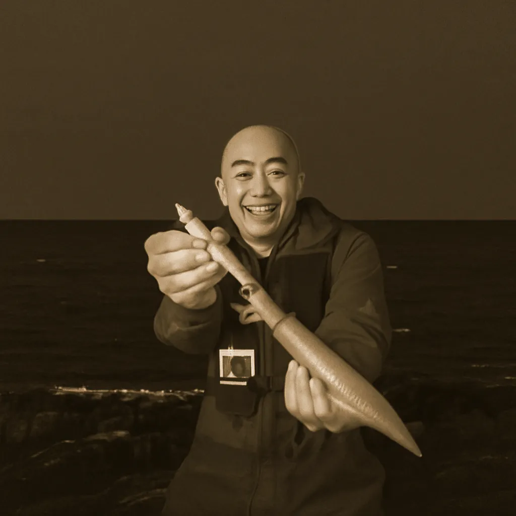 潮瀬崎でヤリイカの釣果を得たがんだま君.webp