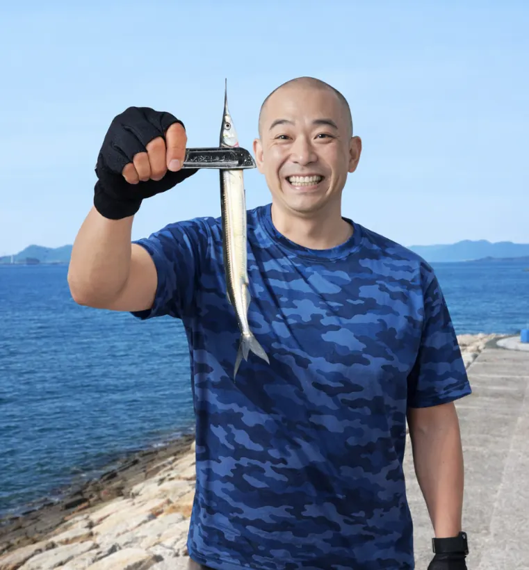 きららビーチ焼野でサヨリの釣果を得たがんだま君.webp