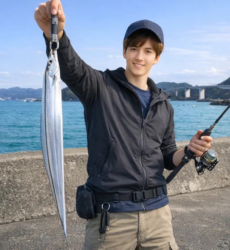 亀浦観光港でタチウオの釣果を得た久良木.webp