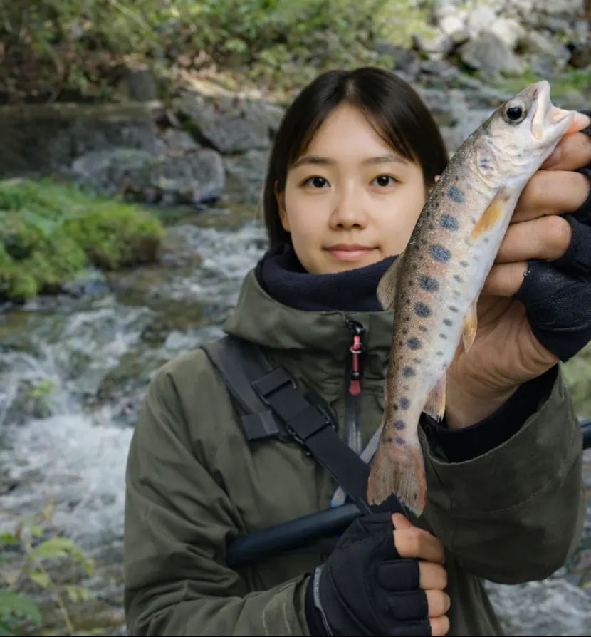 十王川でヤマメの釣果を得た森永.webp