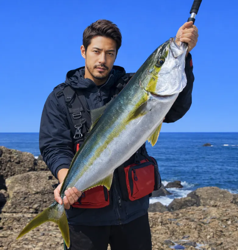 呼鳥門で青物の釣果を得た広岡.webp