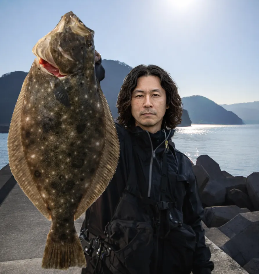 大岸漁港でヒラメの釣果を得た岸本.webp