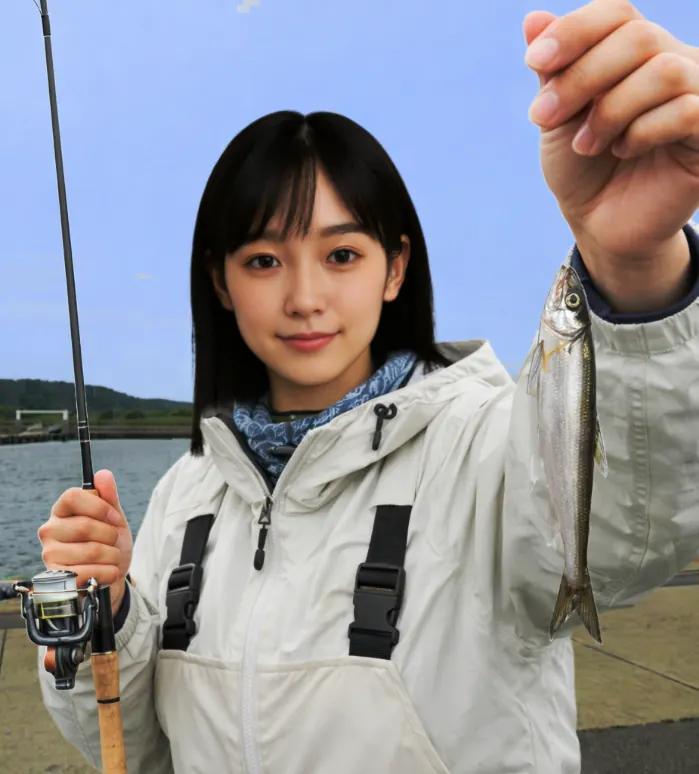 大津漁港でシシャモの釣果を得た国生.webp