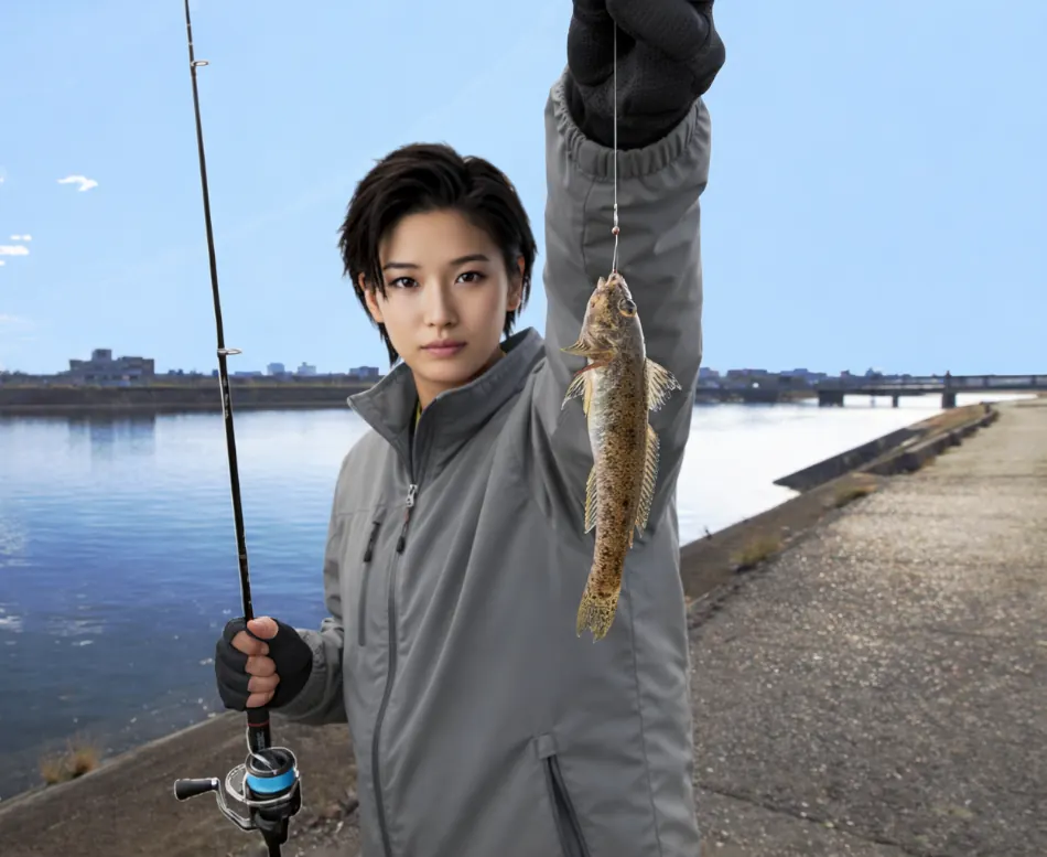 安濃川でハゼの釣果を得た佐伯.webp