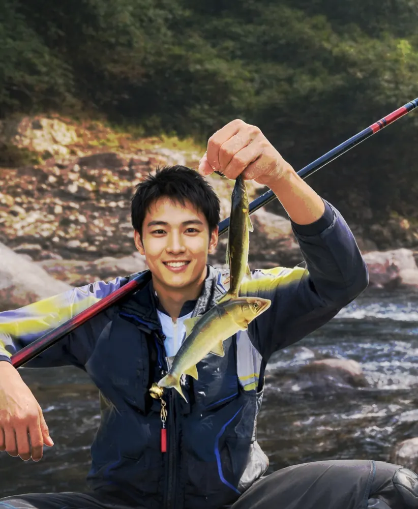 寒狭川でアユの釣果を得た新崎.webp