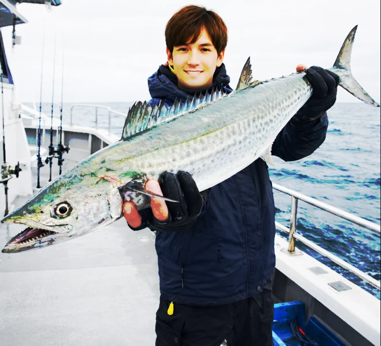 広島湾でサワラの釣果を得た久良木.webp