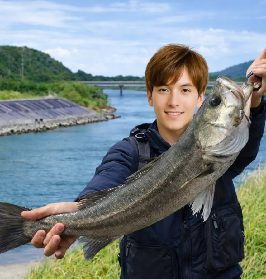 弁財天川でシーバスの釣果を得た久良木.webp