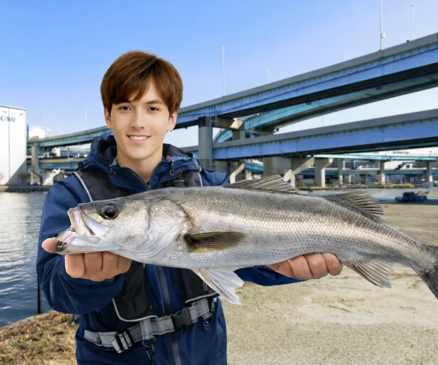 御笠川でシーバスの釣果を得た久良木.webp