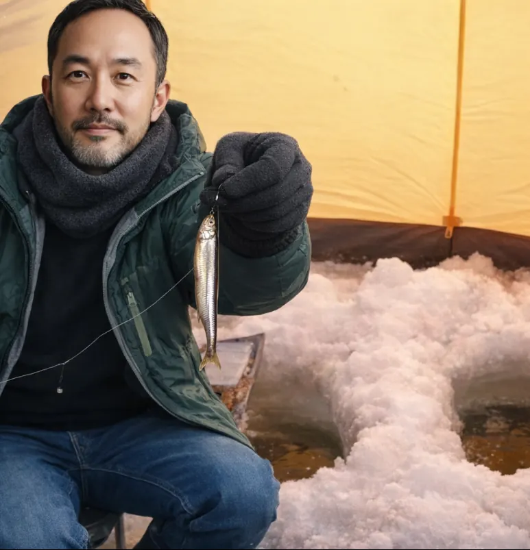 桁倉沼でワカサギの釣果を得た渡辺.webp