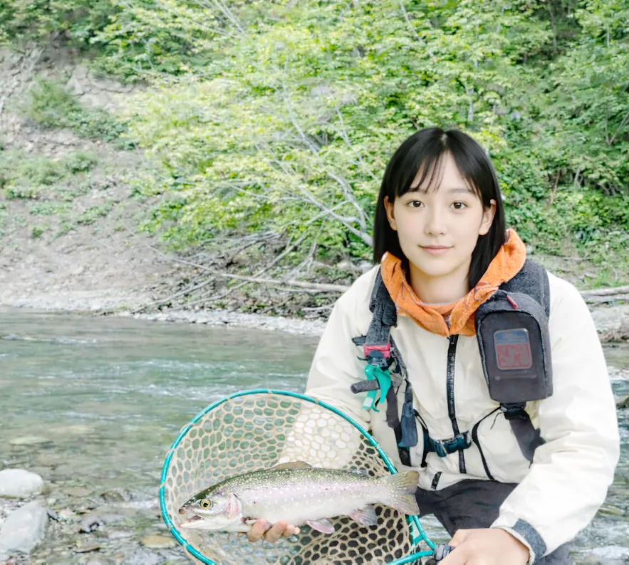 浦幌川でニジマスの釣果を得た国生.webp