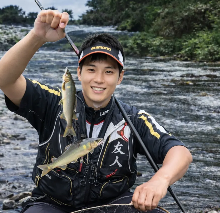 真瀬川でアユの釣果を得た新崎.webp