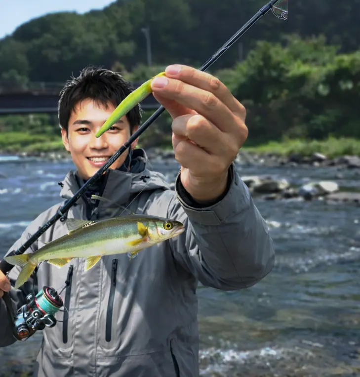 稲子川でアユの釣果を得た新崎.webp