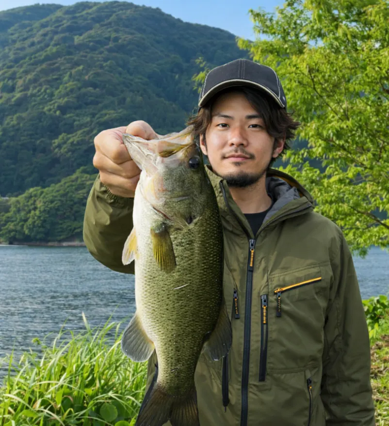 竜門ダムでブラックバスの釣果を得た澤田.webp