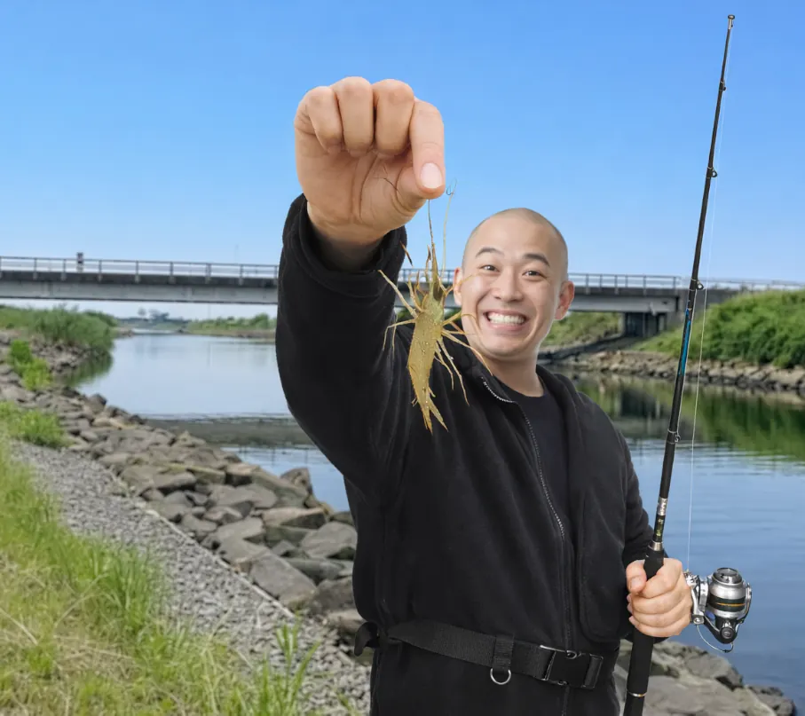 貞山堀でテナガエビの釣果を得たがんだま君.webp
