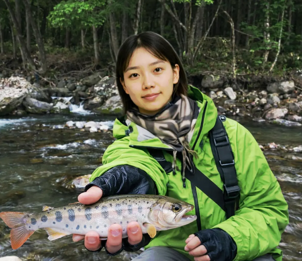 雫石川でヤマメの釣果を得た森永.webp