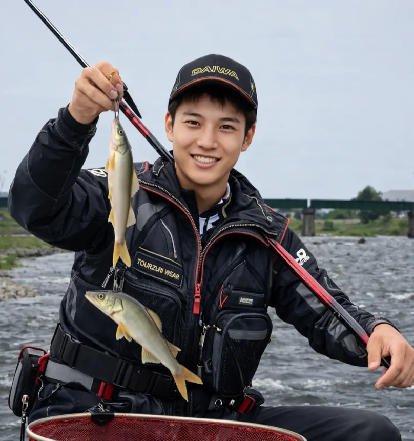 魚野川でアユの釣果を得た新崎.webp