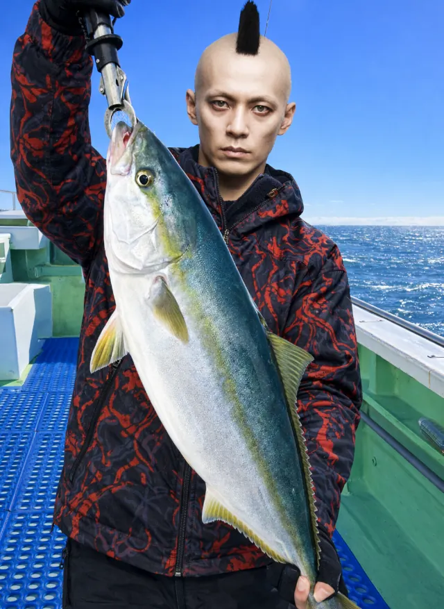 七里ヶ曽根でブリの釣果を得た馬頭.webp