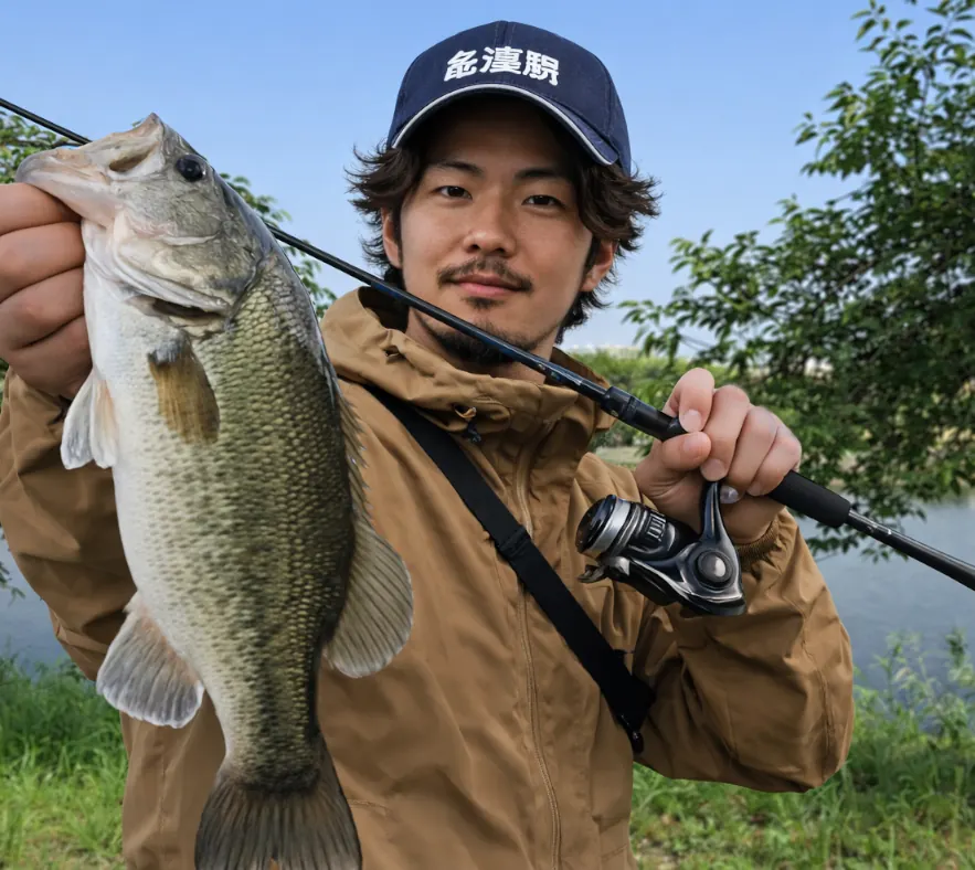 元荒川でブラックバスの釣果を得た澤田.webp