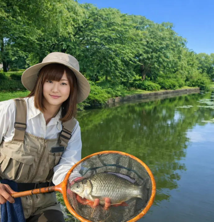 北山池公園でヘラブナの釣果を得た山際.webp