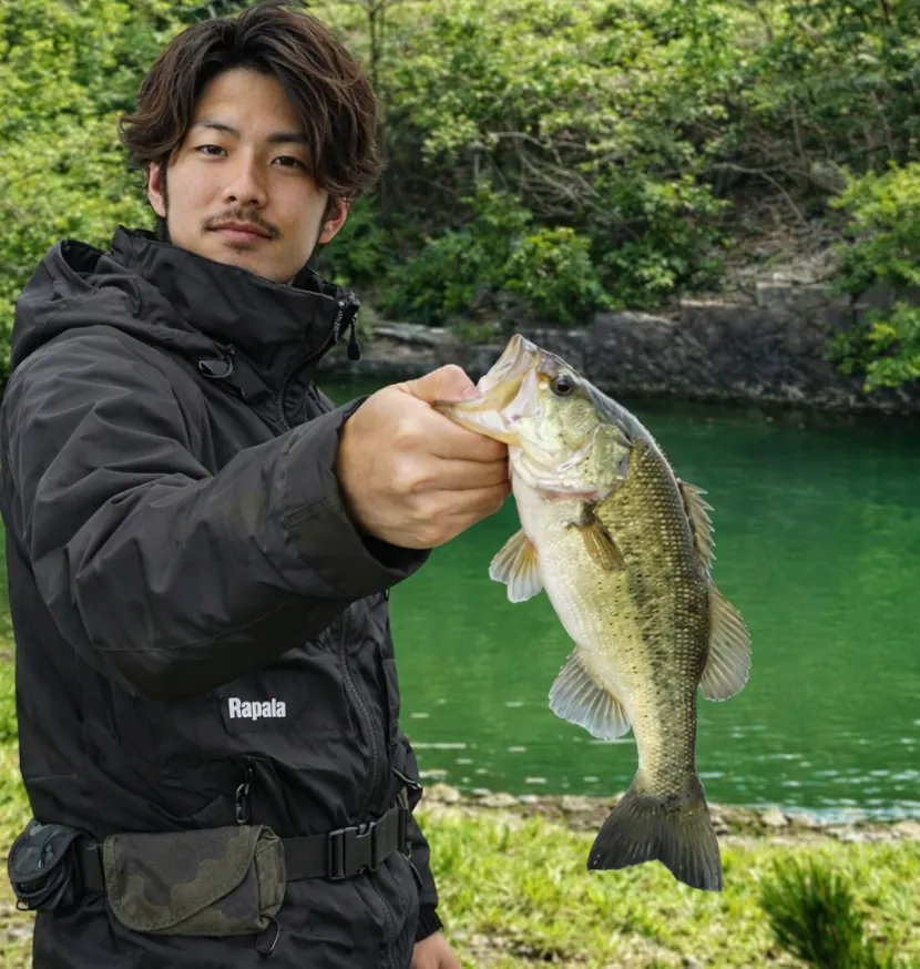 大日川ダム・美女池でブラックバスの釣果を得た澤田.webp
