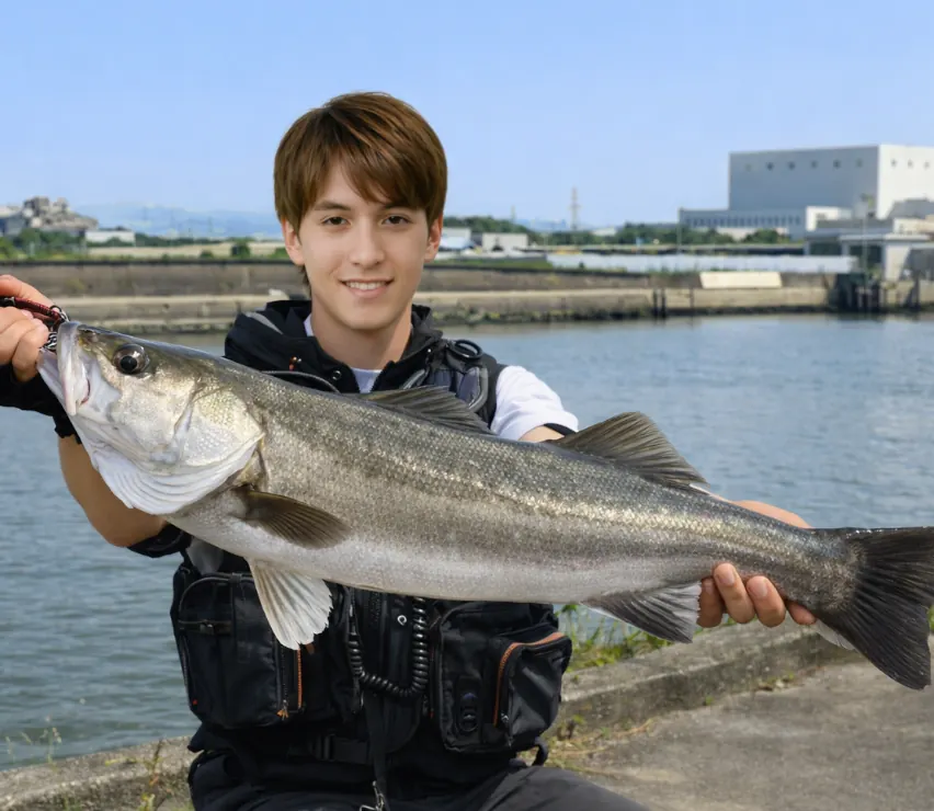 大牟田川でシーバスの釣果を得た久良木.webp