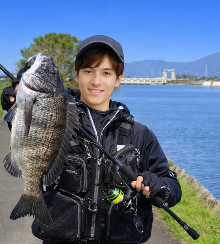 大鞘川でチヌの釣果を得た久良木.webp