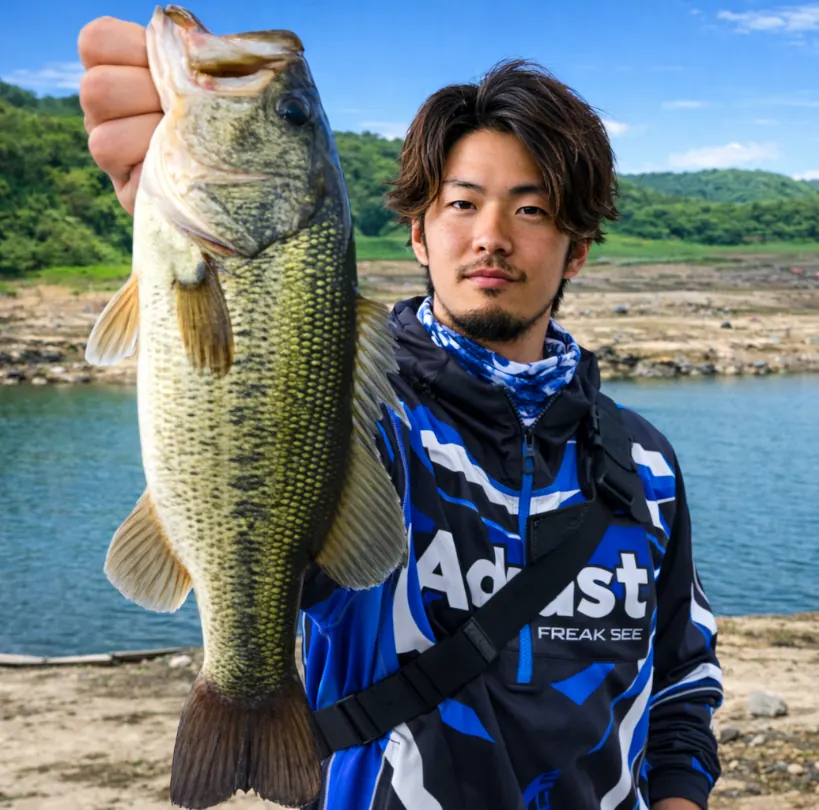 小田ダムでブラックバスの釣果を得た澤田.webp
