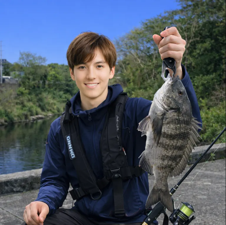 赤岩川でチヌの釣果を得た久良木.webp