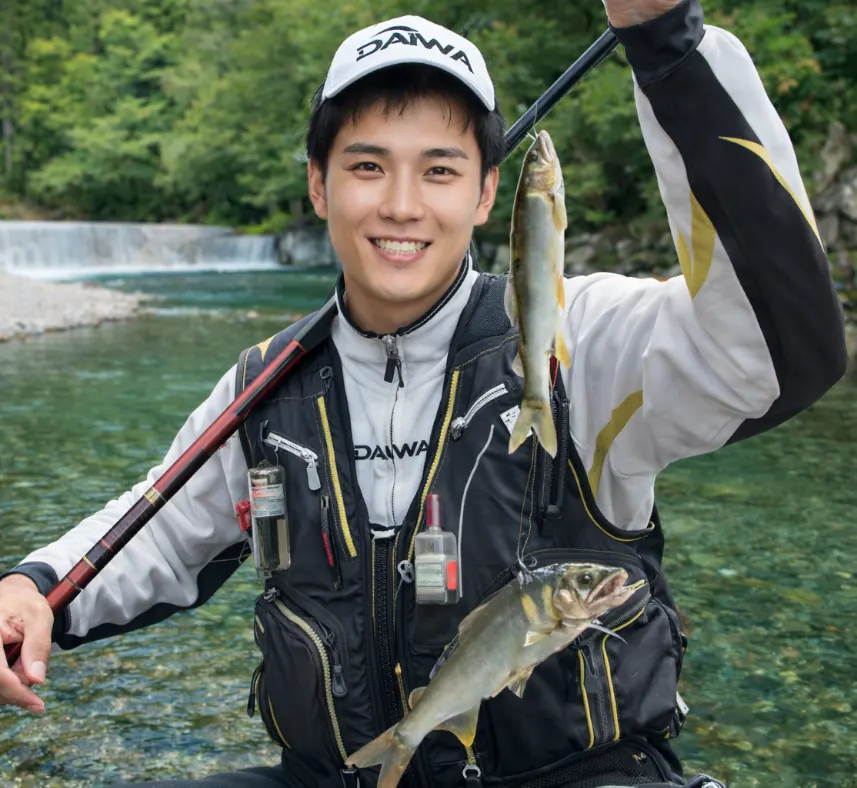 野根川でアユの釣果を得た新崎.webp