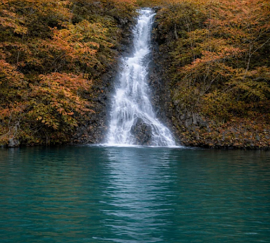 相模湖諏訪の滝の様子