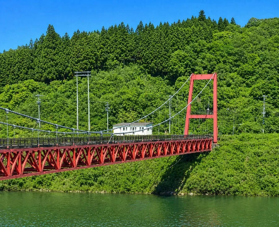 高山ダム高山大橋付近
