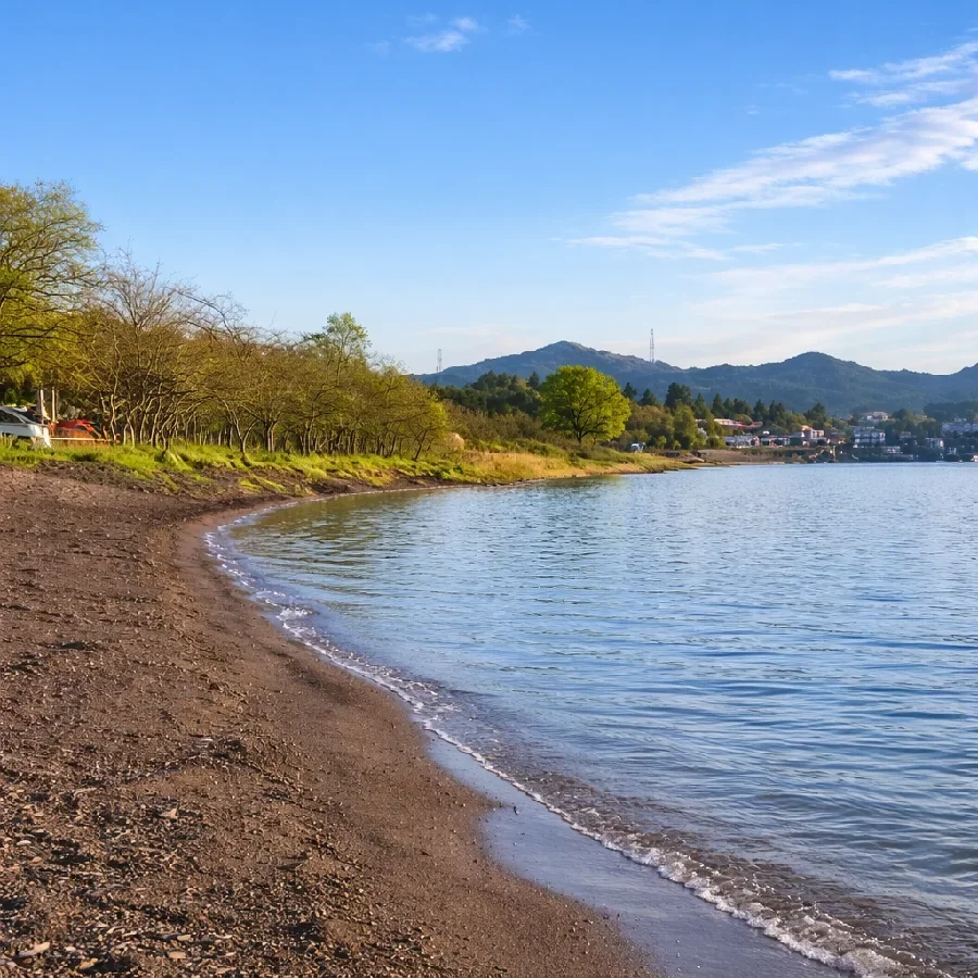 山中湖大間々岬