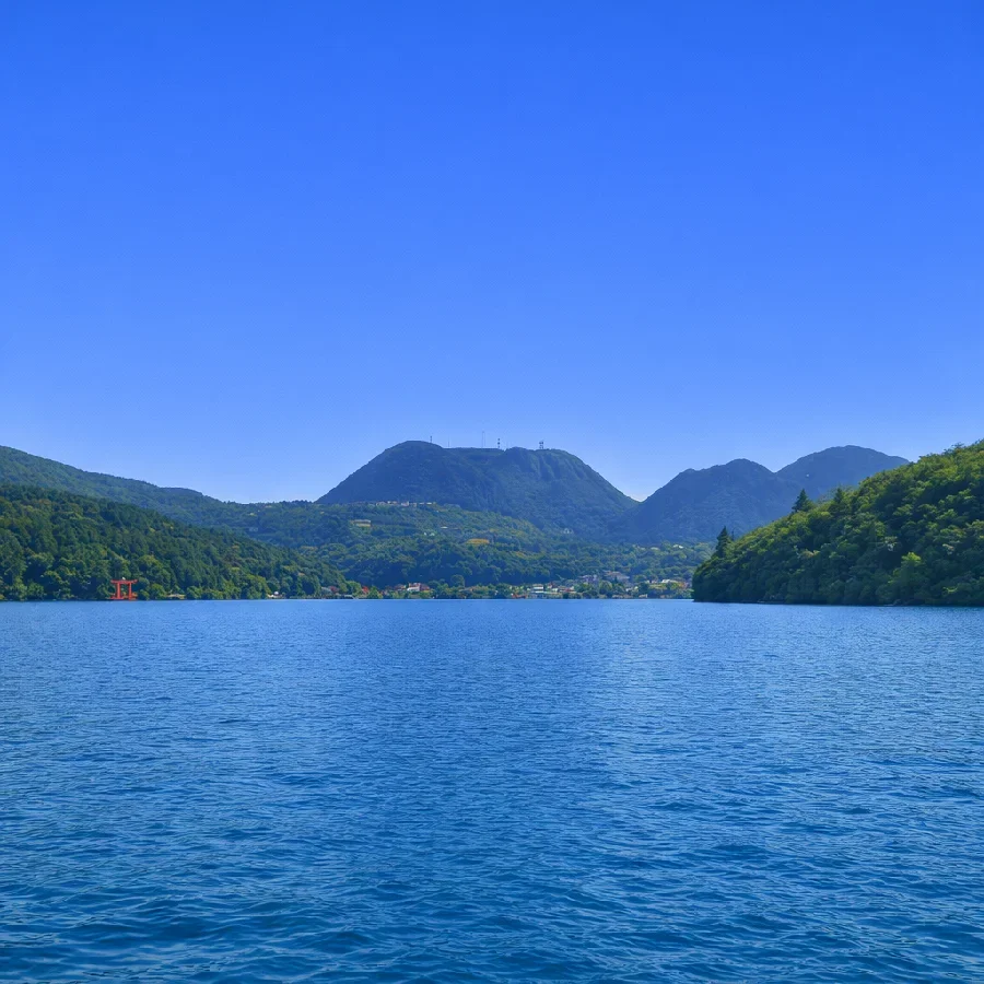 大島・小島付近の蘆ノ湖