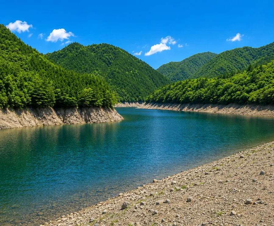 宇連ダム八石橋付近