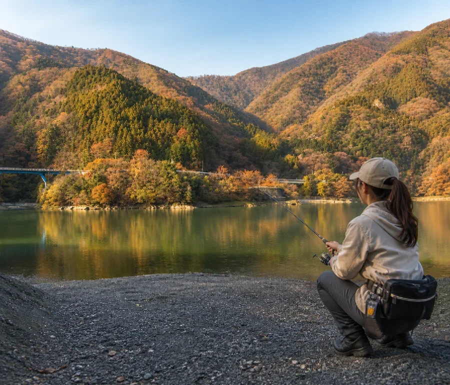 丹沢湖滝壺沢対岸