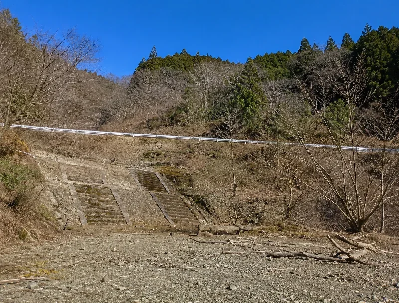 犬鳴ダム魚釣り広場