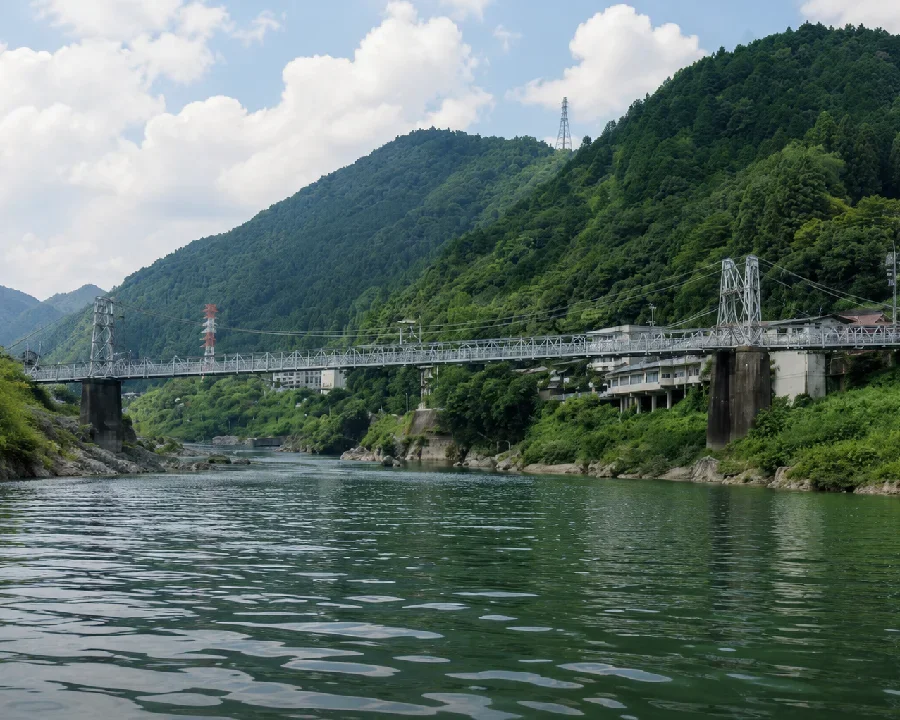 飛騨川白川橋付近
